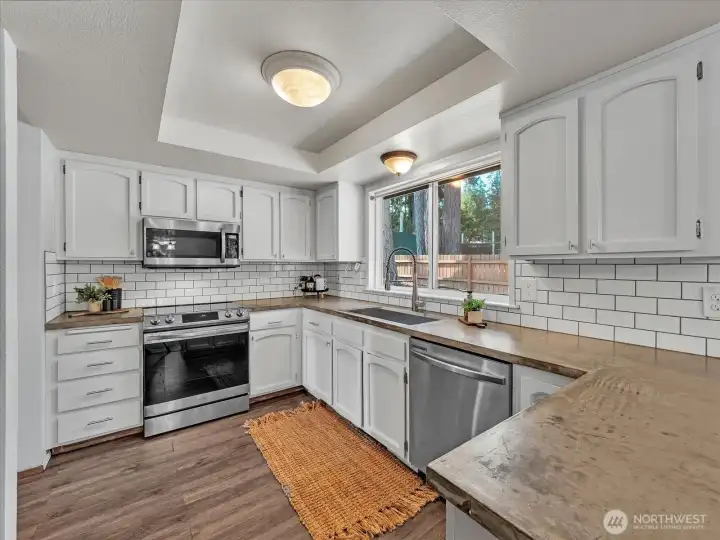 Thoughtful layout in kitchen makes for easy prep and entertaining