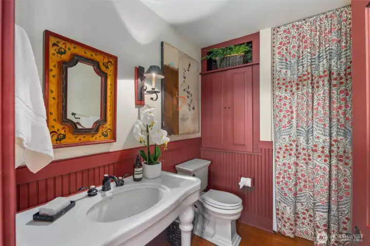 Main Floor 3/4 Bath
