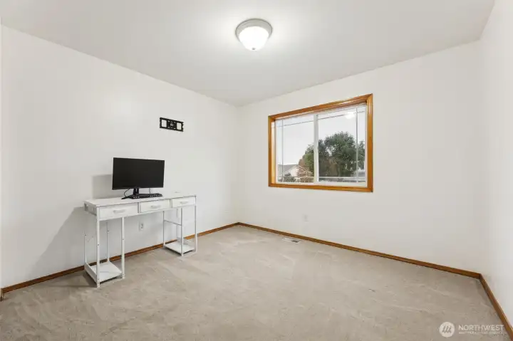 2nd bedroom