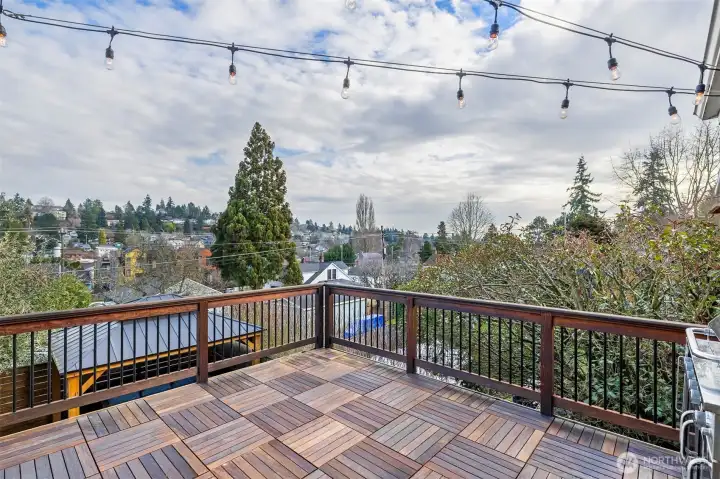 Deck off living room for BBQ/dining al fresco