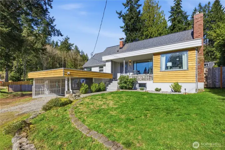 Beautiful and charming Craftsman home remodeled from the studs out in 2023