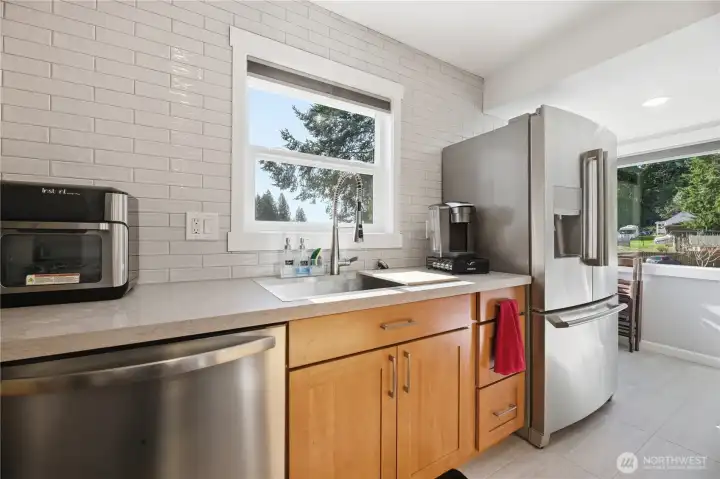 Lots of counter space Lots of counter space