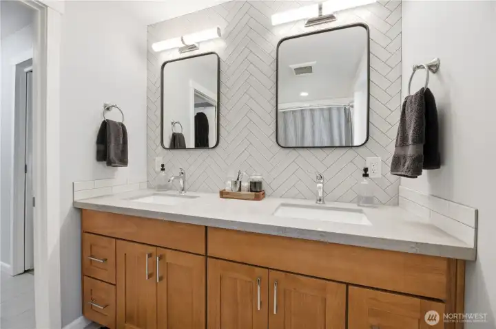 Main floor full bath right outside main floor bedroom