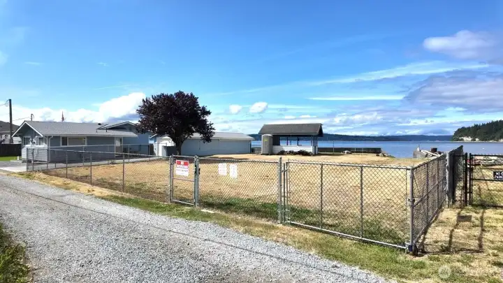 Beach rights included at Saratoga Terrace. Beach rights included at Saratoga Terrace.