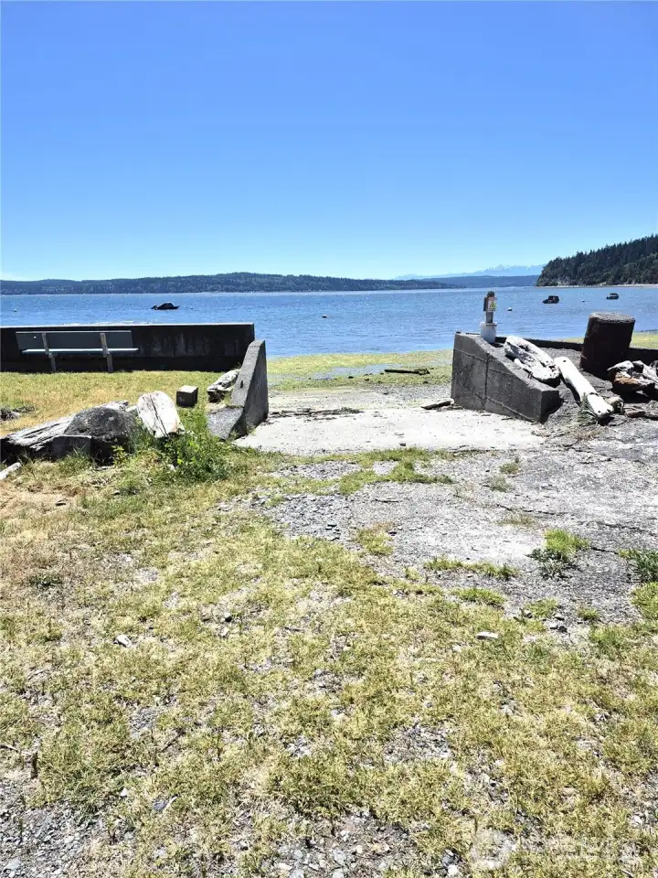 Launch your boat and enjoy the sound Launch your boat and enjoy the sound