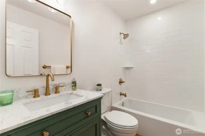Bathroom in hallway upstairs