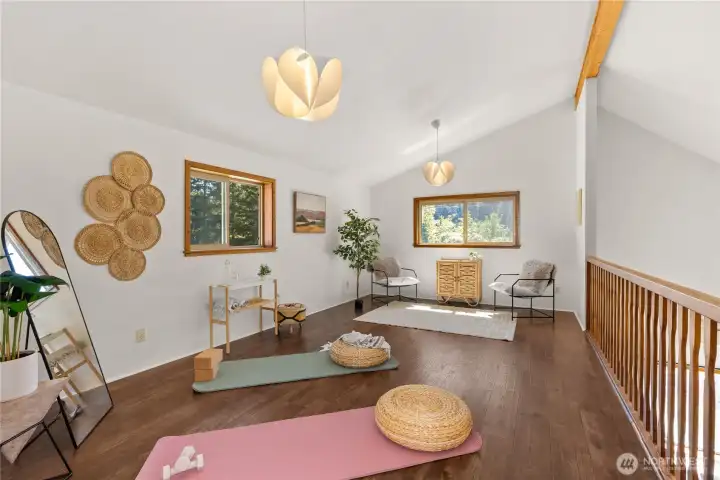 Huge loft with amazing light!