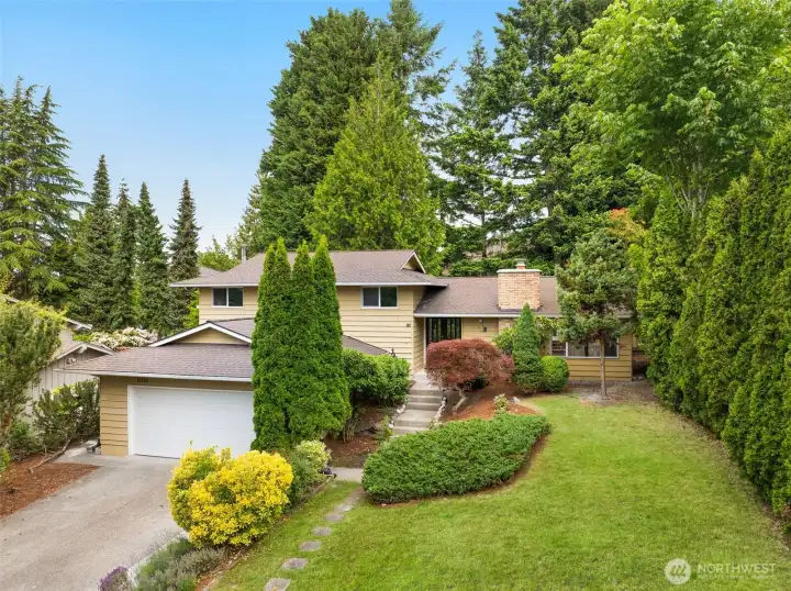 Beautifully updated home with a private backyard, detached powered studio, and seller-provided one-year home warranty. Beautifully updated home with a private backyard, detached powered studio, and seller-provided one-year home warranty.