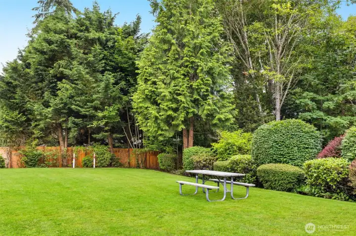 Neighborhood park just a short stroll away with open lawn, picnic area, and room to gather. Neighborhood park just a short stroll away with open lawn, picnic area, and room to gather.