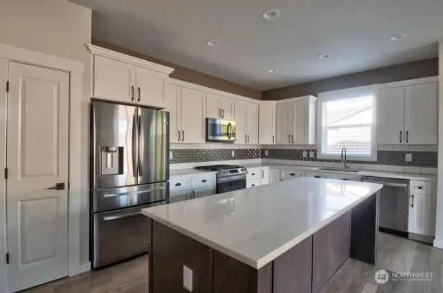 Beautiful kitchen - all appliances included