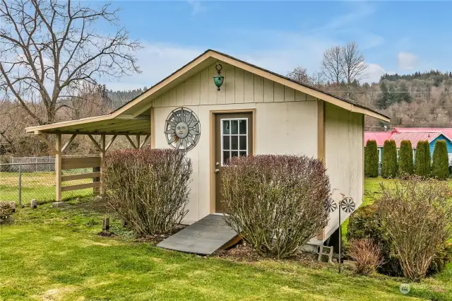 Private yard shed w/covered area