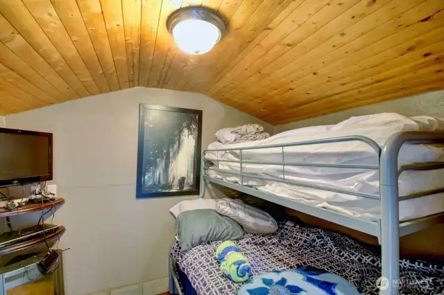 Storage and flex space