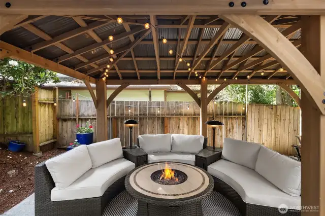 Side-yard covered outdoor space off the formal dining room