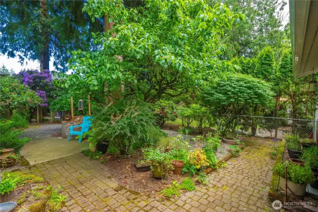 Your garden paradise is waiting. Hurry so you can enjoy summer here!