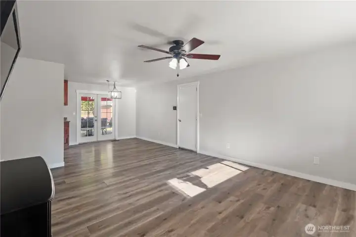Living room/dining room.