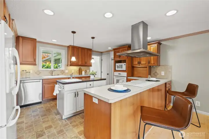 Kitchen With Under Cabinet Lighting