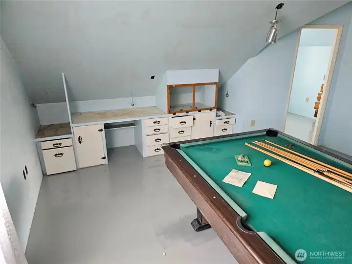Rec rm with pool table included