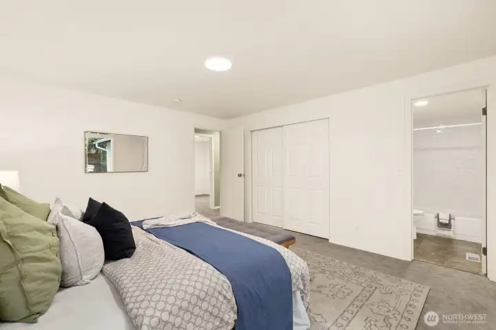 Another view of primary, looking back to ensuite.