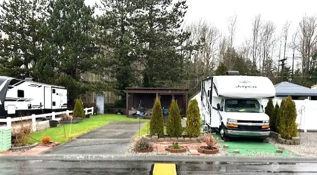 180 day lot with all services on propery. (water, sewer, power, gas)