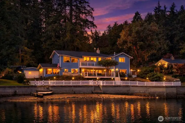 100 Ft of Private Shoreline on Horsehead Bay – Perfectly Positioned on the Bay