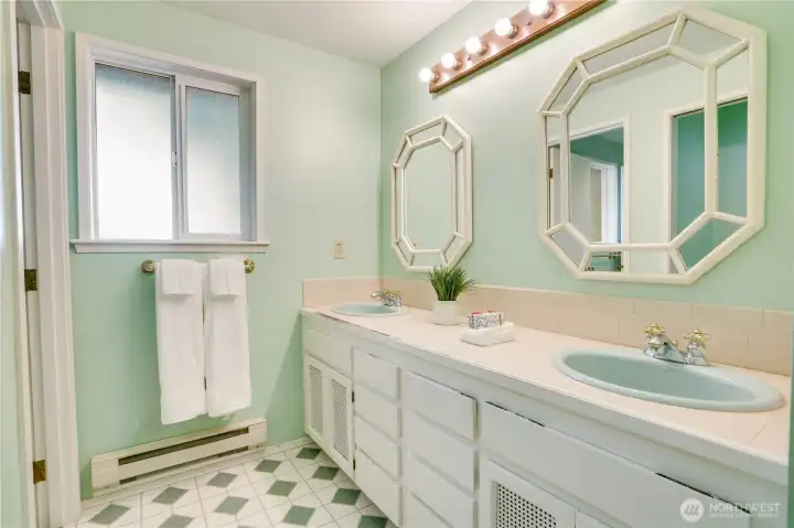 2nd fl 3/4 bathroom.