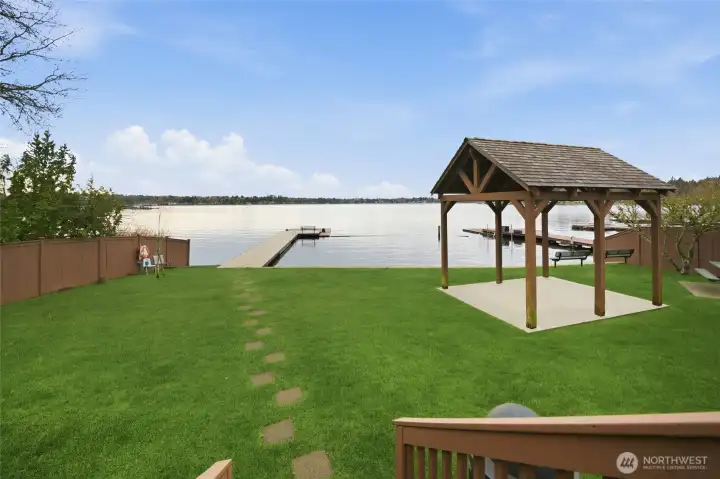 Access to exclusive Lake Stevens waterfront amenities, including beach, dock, and picnic area.