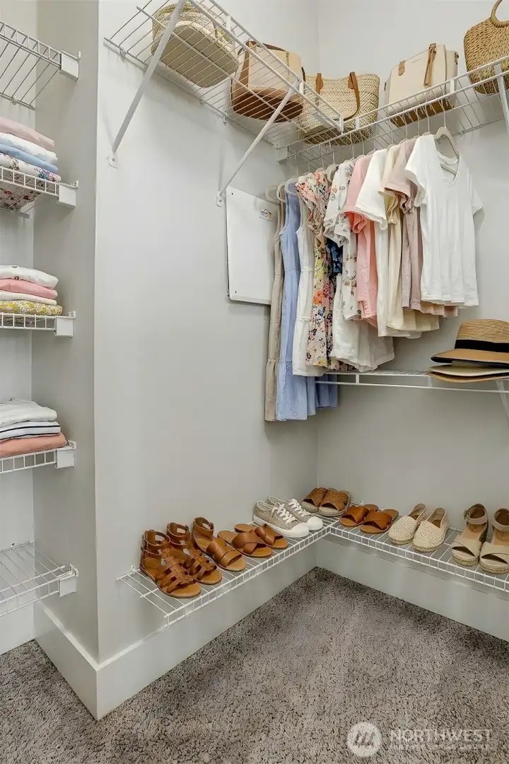And an big closet.