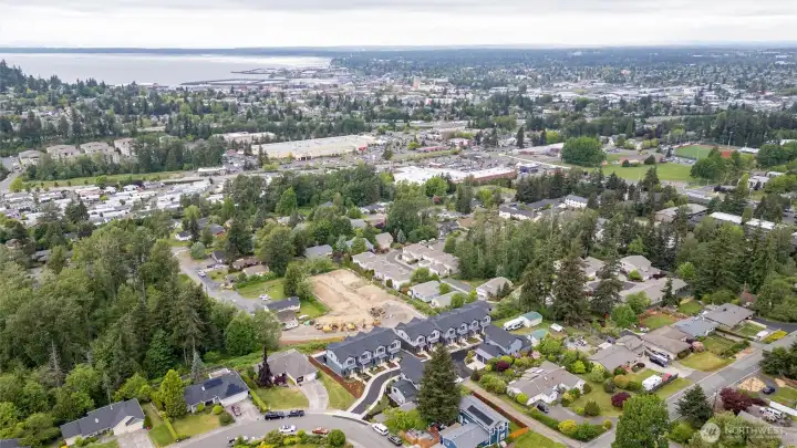 Divine Lane enjoys excellent proximity to Whole Foods, I-5 and downtown Bellingham.