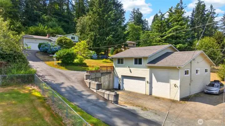 Welcome... Your New Home is at top of drive... the incredible 2 Story Shop and Office is on your right as you continue up to the house Welcome... Your New Home is at top of drive... the incredible 2 Story Shop and Office is on your right as you continue up to the house