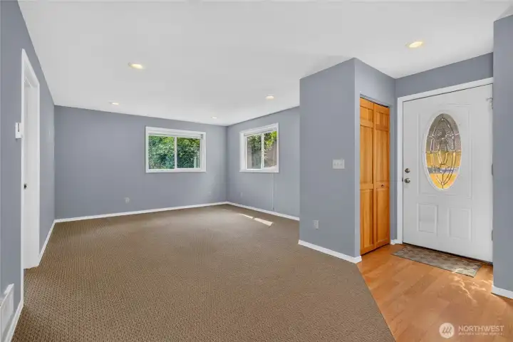 Spacious Office Area or Yoga Studio, or, or, or, or ...... Spacious Office Area or Yoga Studio, or, or, or, or ......