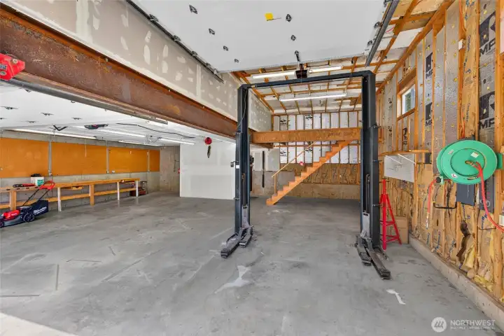 Seller is willing to donate this hydrolic electric car lift and NAPA 50 Gallon Air Compressor Seller is willing to donate this hydrolic electric car lift and NAPA 50 Gallon Air Compressor