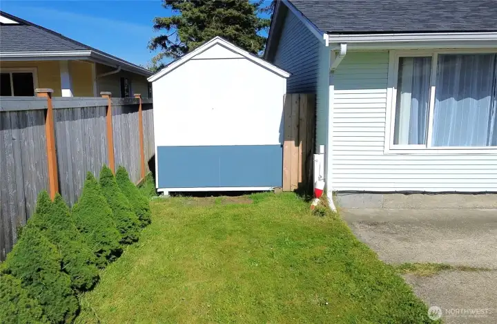 Large storage shed for beach toys
