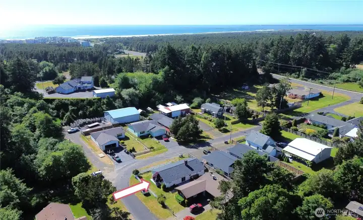 Also close to Lighthouse and easy walk to the beach