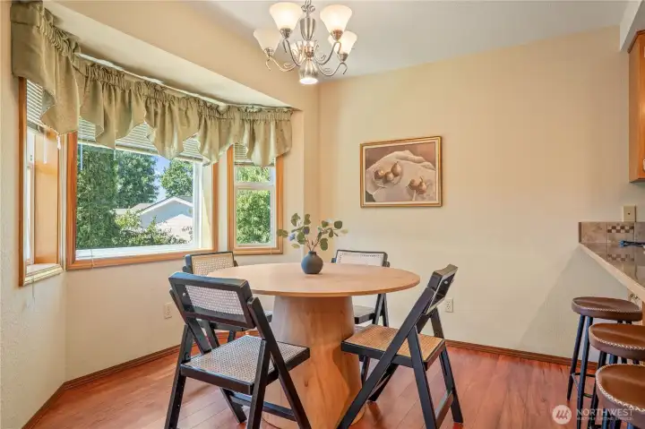 Backyard views from the Breakfest nook with bay window Backyard views from the Breakfest nook with bay window