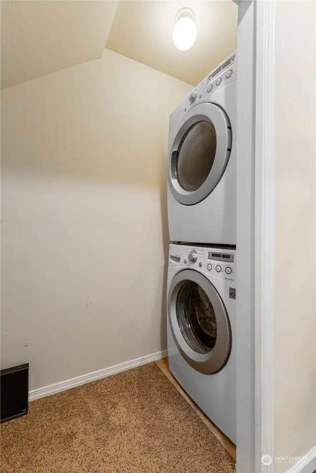 Washer & dryer stay!