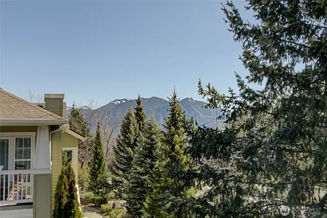 Views of Mt Si that you will savor the stunning views that will delight the senses.
