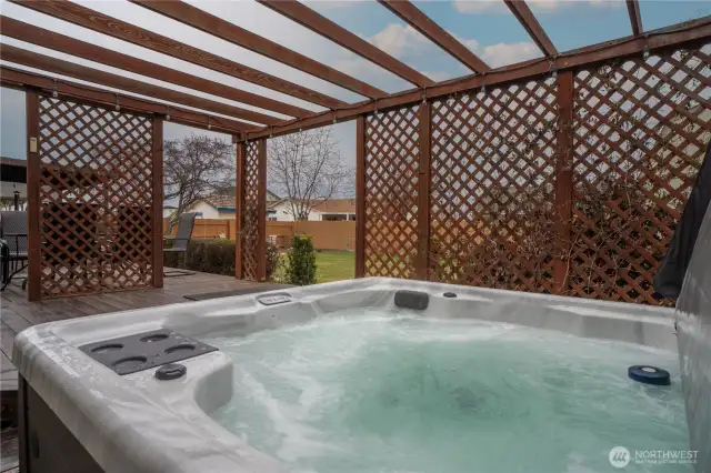 6 Person Hottub