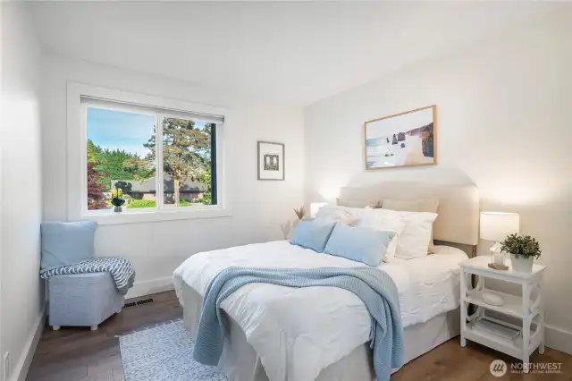 2nd large bedroom (also upper level).