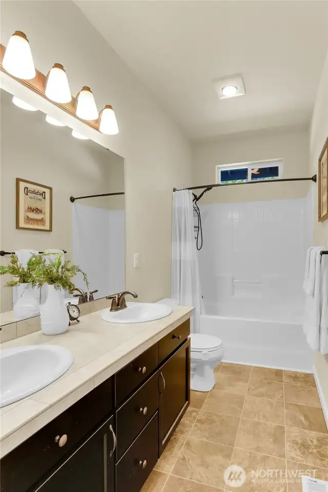Guest bath.