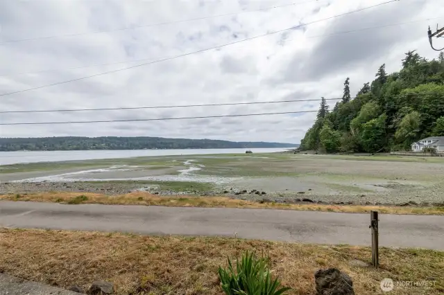 141 feet of premium low-bank waterfront, delivering seamless access to the shoreline and panoramic views.