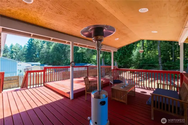 Wonderful covered deck - perfect for adding to your outdoor lifestyle! Watch the wildlife - frequent visitors, eagles, hummingbirds, and various songbirds!