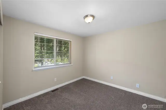 2nd BR - new carpet,