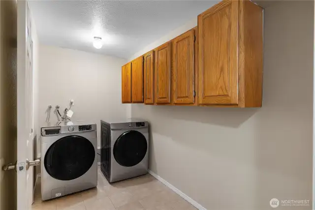 Big Laundry - Washer and dryer included.