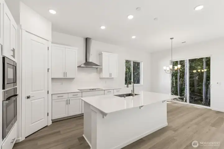 ***Actual Home *** Kitchen and dining area