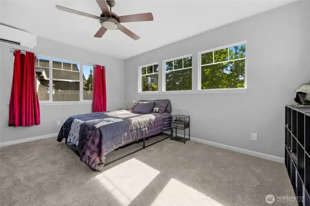 Bonus room/Potential extra bedroom