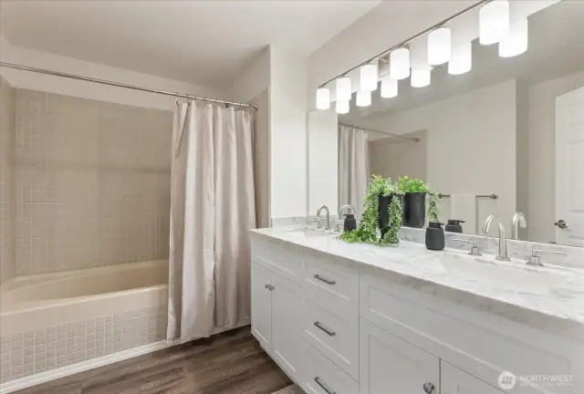 Upstairs full bath