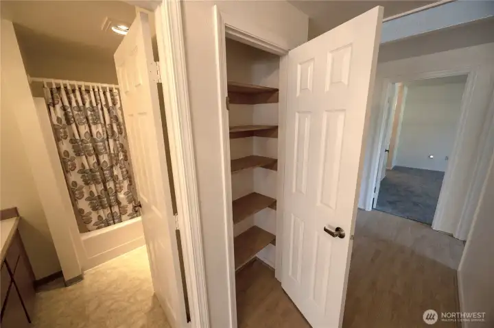 who doesn't love a linen closet?