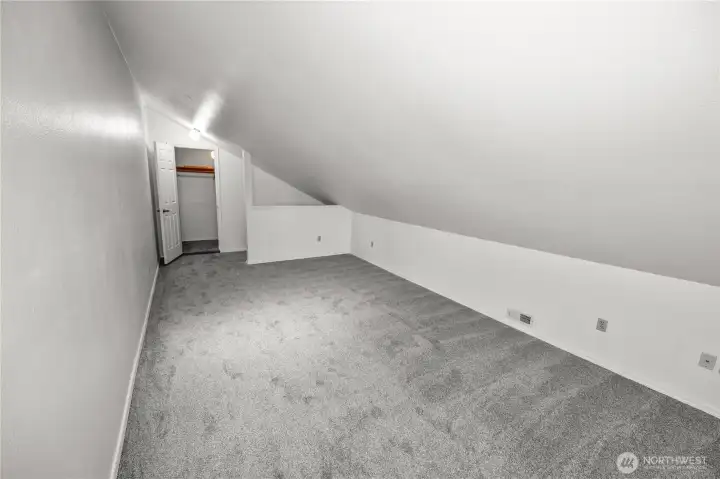 upstairs bedroom has a walk in closet