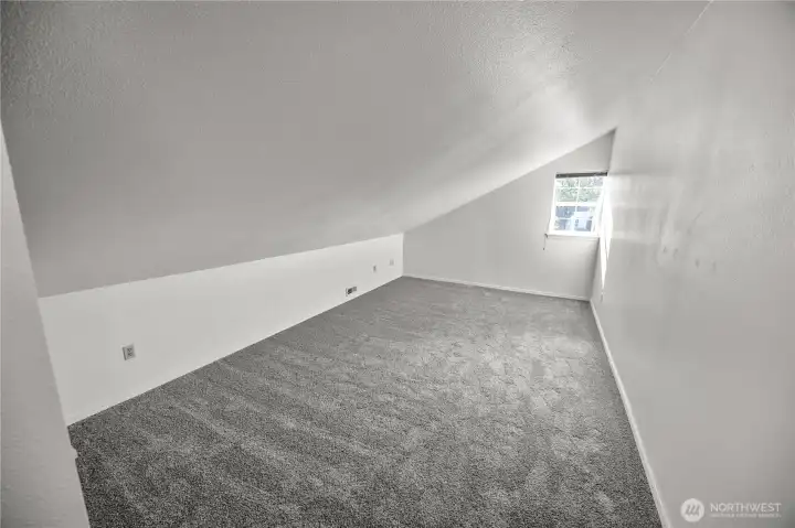 upstairs room has new carpet too!