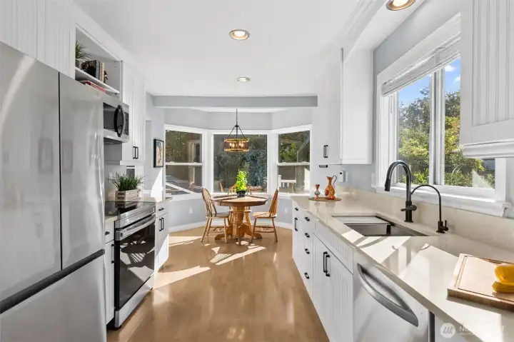 All Stainless Appliances stay!